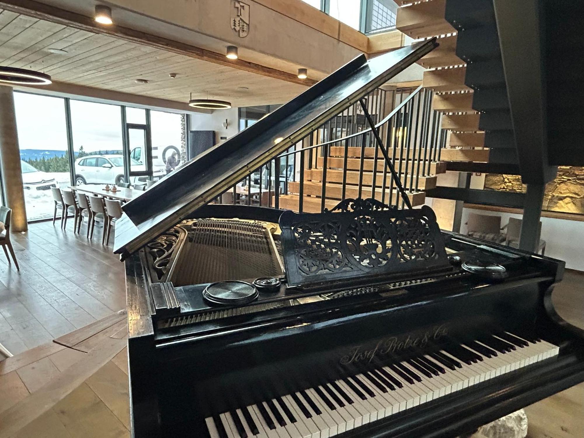 Erlebachova Bouda, Hotel - Resort Svaty Frantisek Špindlerŭv Mlýn Ngoại thất bức ảnh