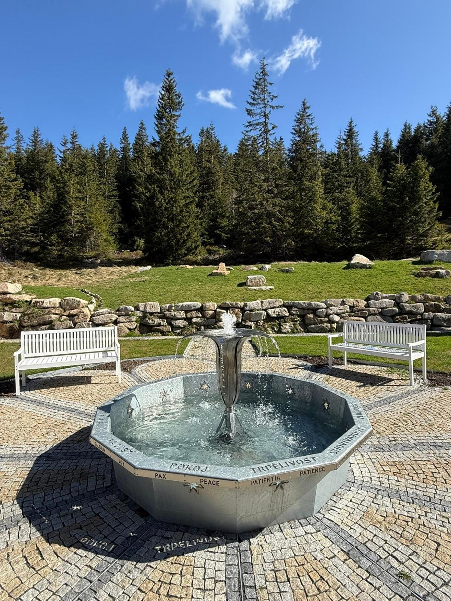 Erlebachova Bouda, Hotel - Resort Svaty Frantisek Špindlerŭv Mlýn Ngoại thất bức ảnh